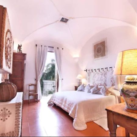 Hotel Boutique La Casa Azul Куернавака Стая снимка